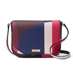 Authentic Kate Spade New York
LAUREL WAY GEO SPOTLIGHT LARGE CARSEN
CROSSBODY